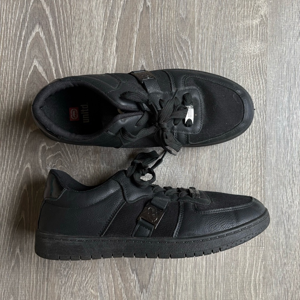 Echo Sneakers
